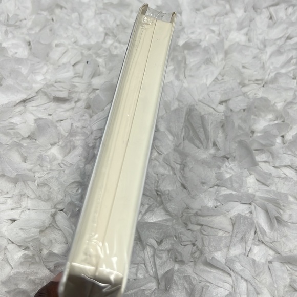 Walt Disney Home The Black Cauldron (Disney's Masterpiece) [VHS] Rated PG - Picture 5 of 7